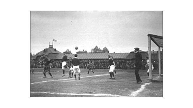 24 октября 1897 года состоялся первый в России футбольный матч